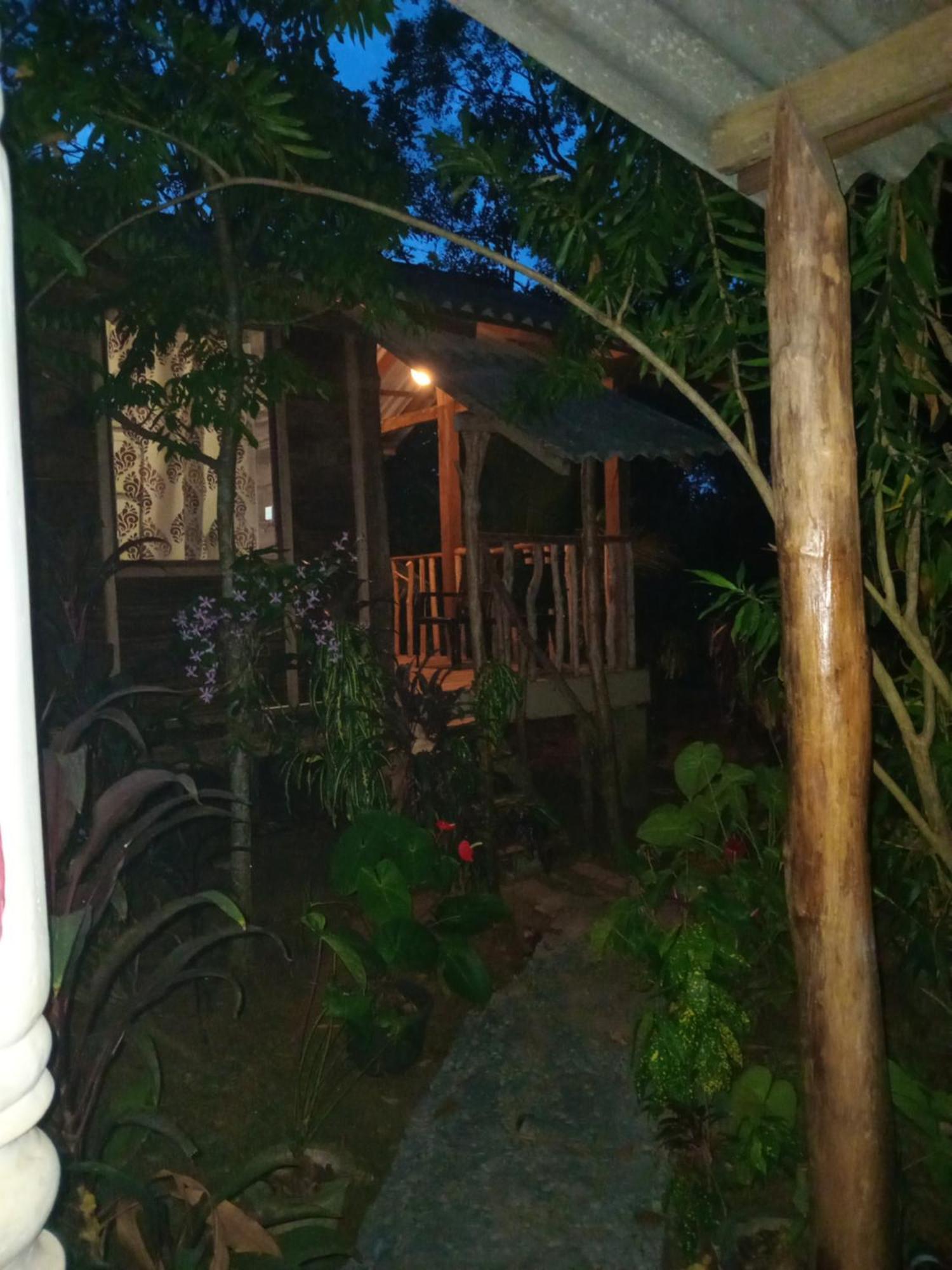 Проживання в сім'ї Sigiri Bliss Garden